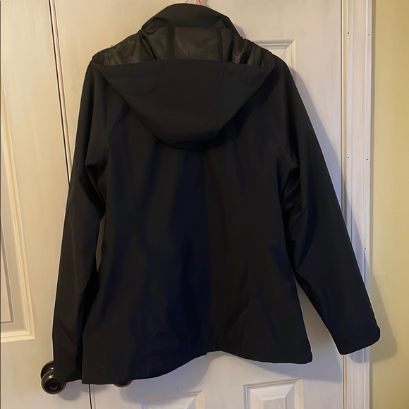 Eddie Bauer Black Raincoat with High Collar and Water-Resistant Fabric - Picture 5 of 7